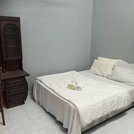 Ria Homestay & Kolam 알로르세타르 외부 사진