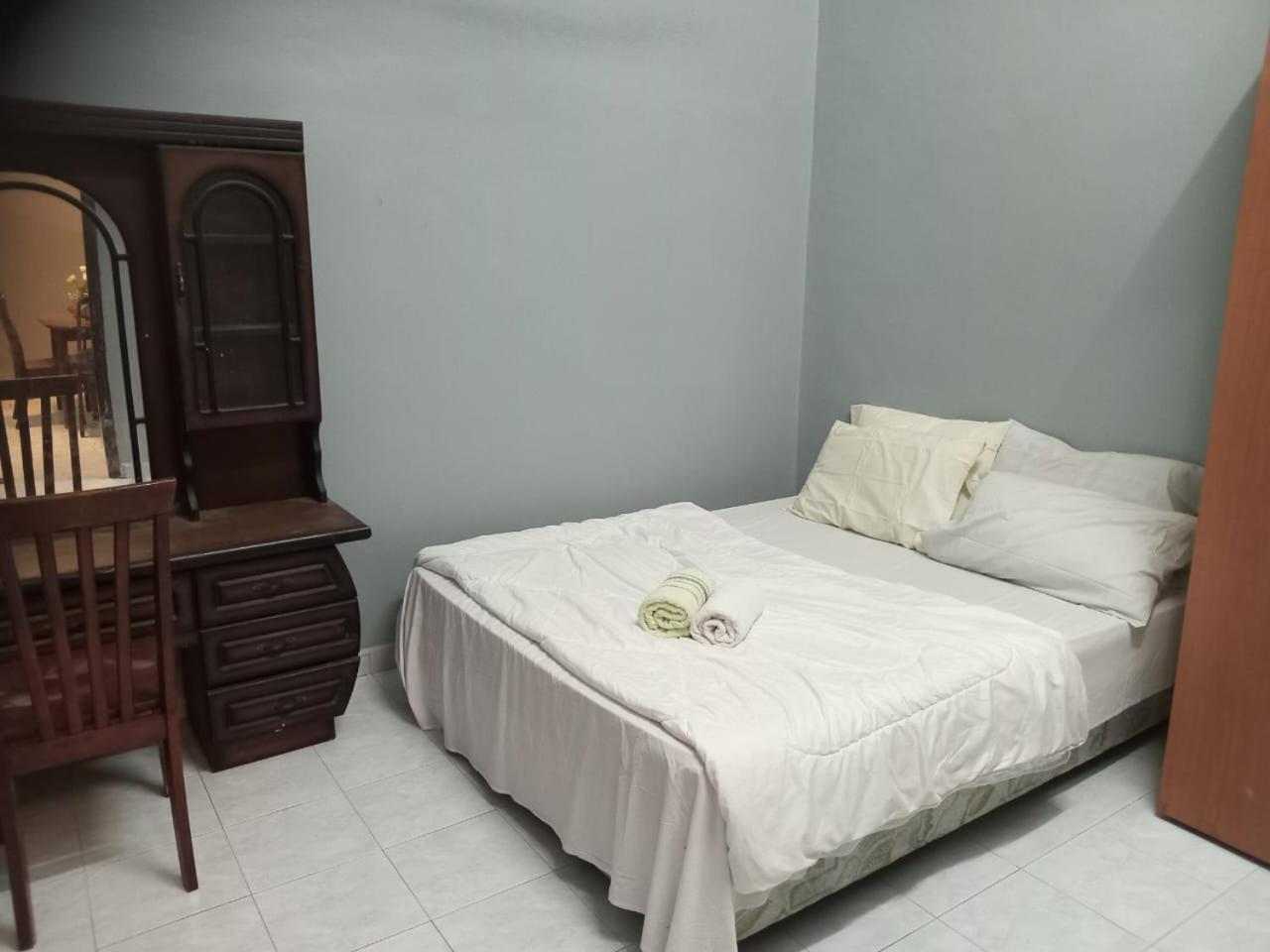 Ria Homestay & Kolam 알로르세타르 외부 사진