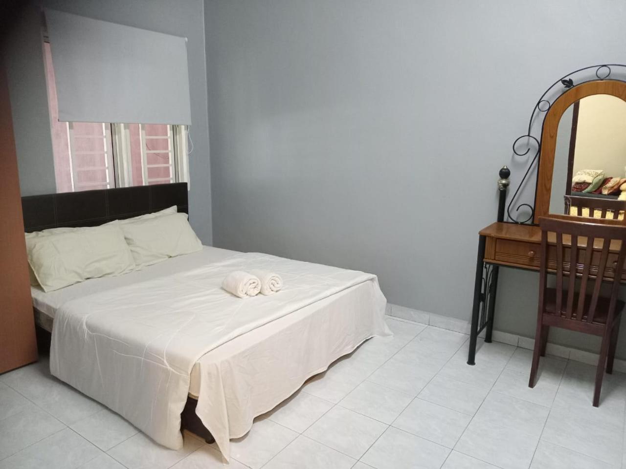 Ria Homestay & Kolam 알로르세타르 외부 사진