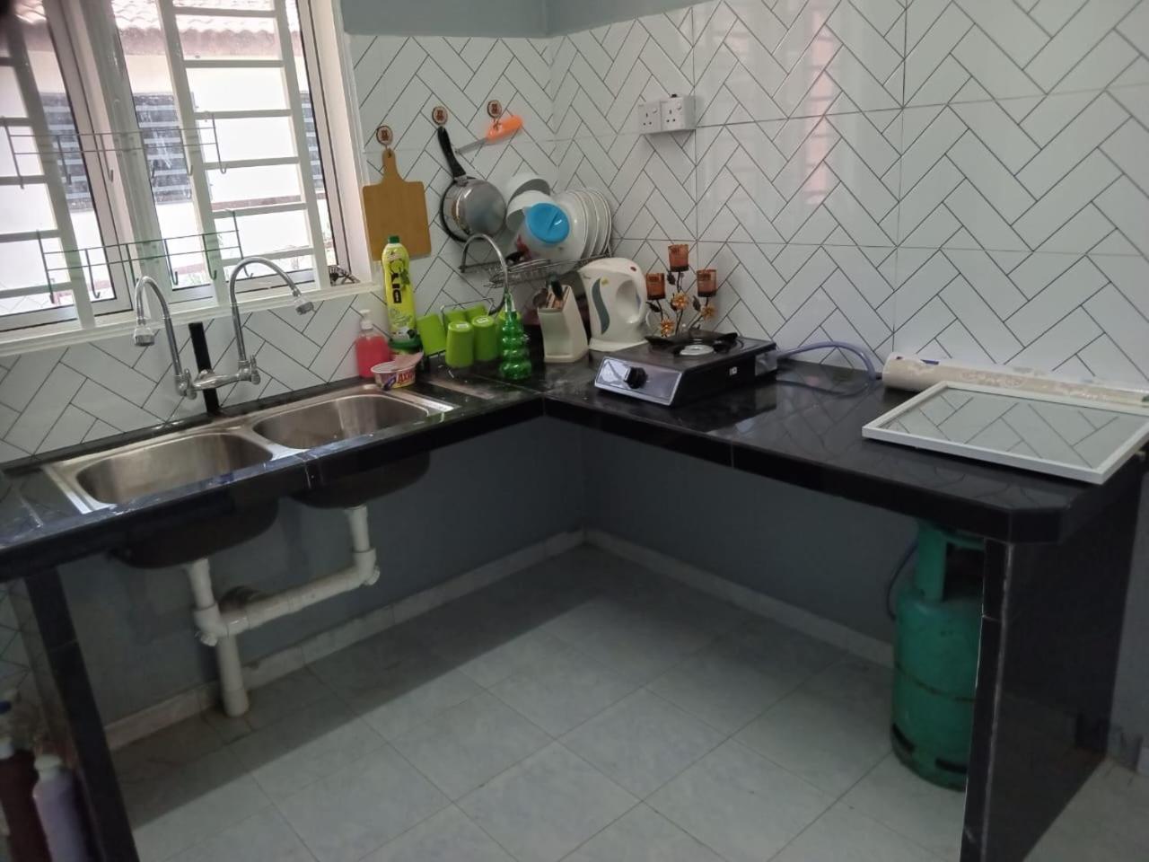 Ria Homestay & Kolam 알로르세타르 외부 사진